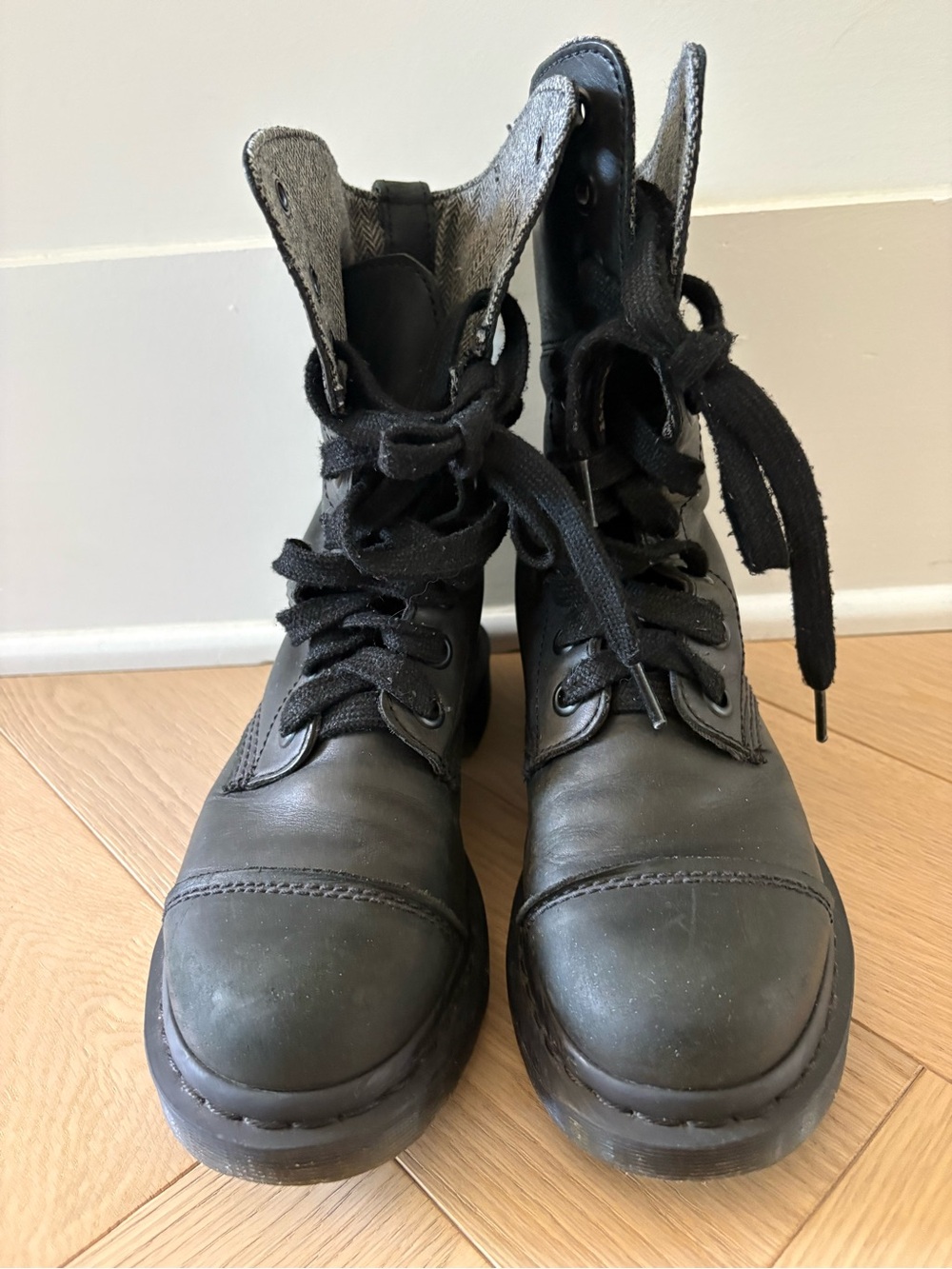 Dr Martens Aimilita W Size 7 Black Leather Fold Down Boots Herringbone - Picture 7 of 13